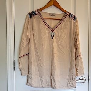 R Cinco Ranch NWOT Embellished Top Sz M